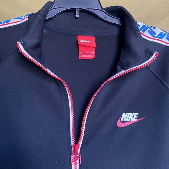 ✅ NIKE AUTHENTIC UNISEX LONG JACKET WITH N DESIGN ON SLEEVES ♥️ - Picture 10 of 13